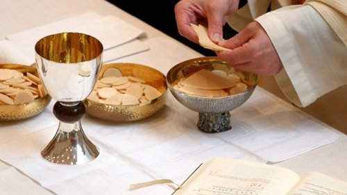 Manger le Corps du Christ fait-il de nous des cannibales ?