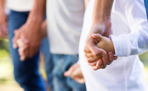 Témoins remplis d'espoir dans un monde brisé